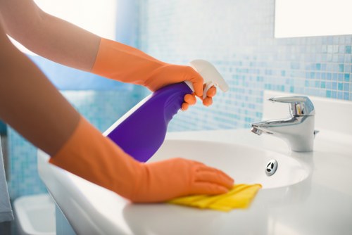 Deep carpet stain removal by Stepney carpet cleaners